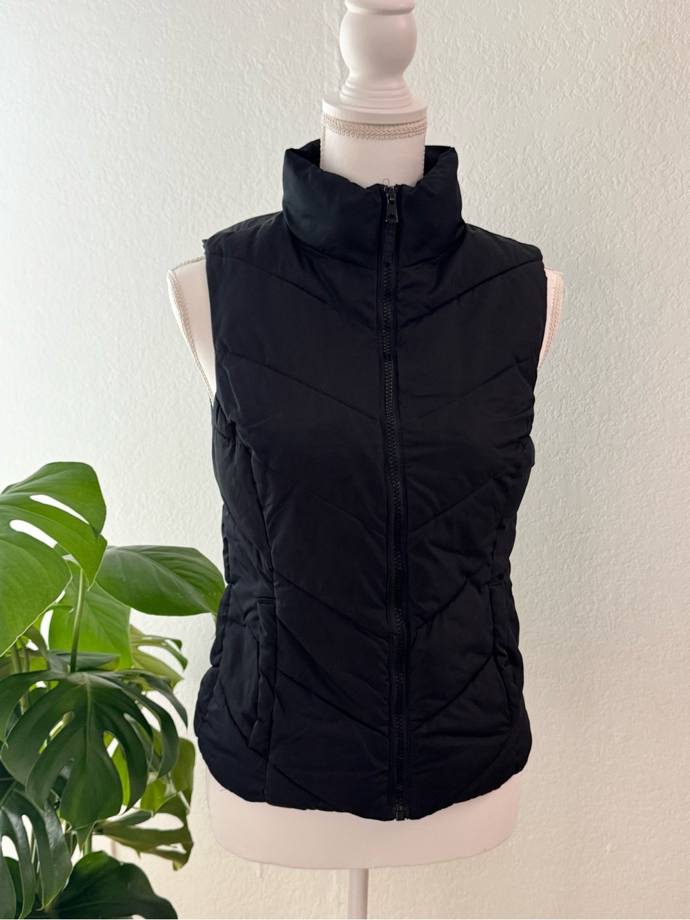 Cole Haan Black Quilted Sleeveless Puffer Vest